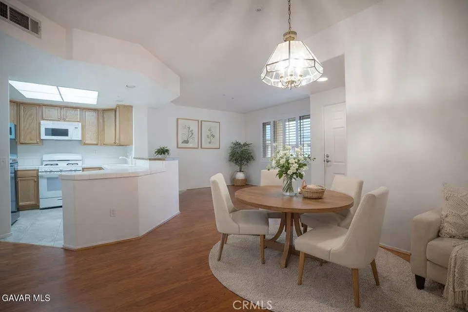130 S Barranca #305 West Covina, CA 91791