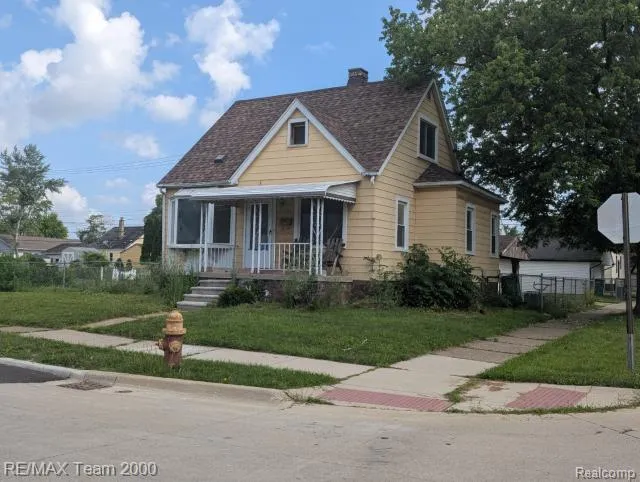 808 White Avenue Lincoln Park City, MI 48146