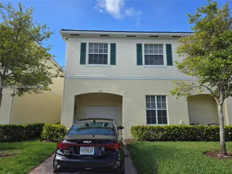 146 SW 7th Ct