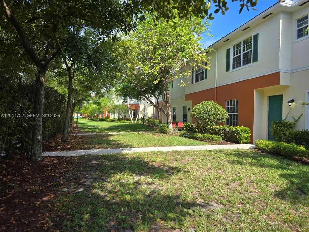 146 SW 7th Ct Pompano Beach, FL 33060