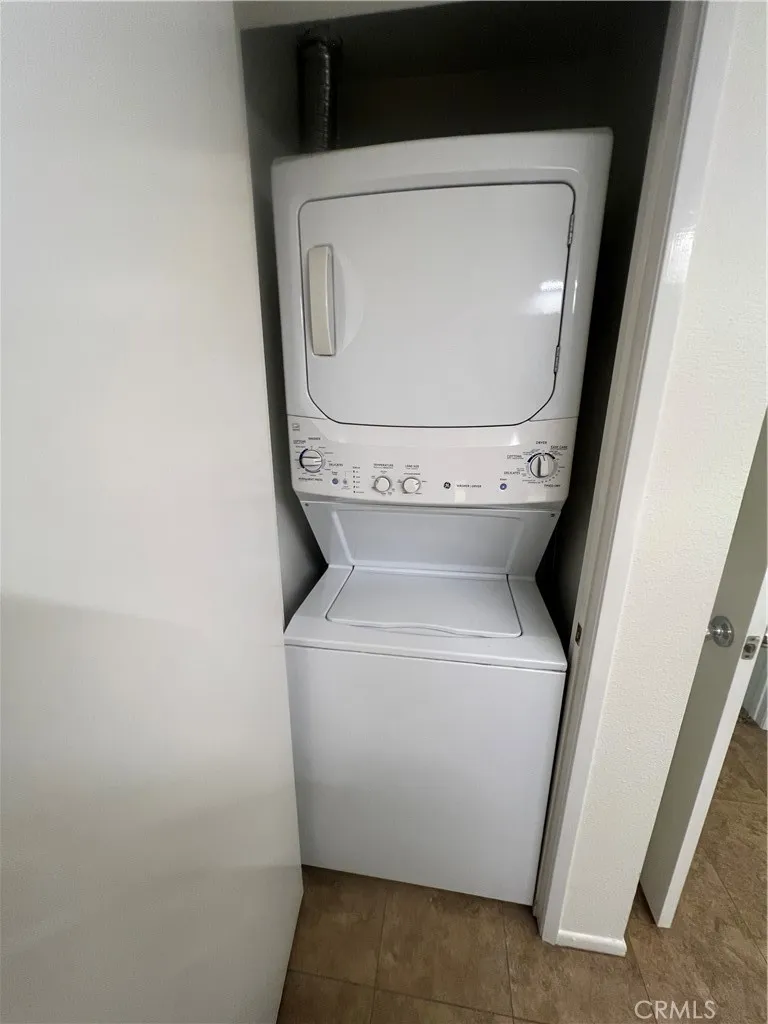 24151 Del Monte Valencia, CA 91355