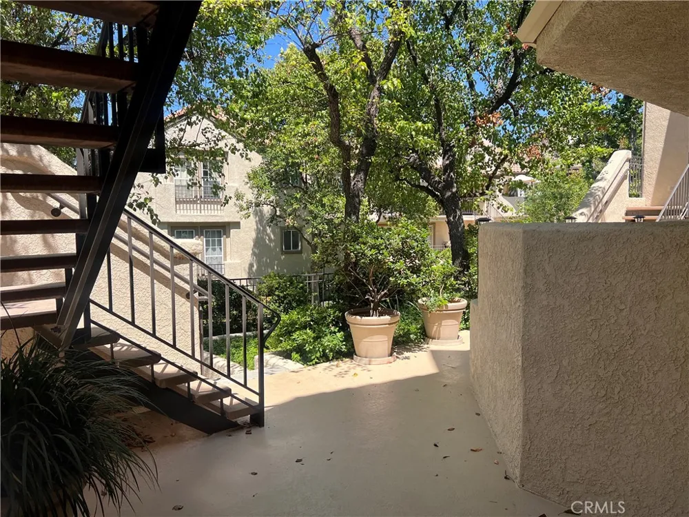 24151 Del Monte Valencia, CA 91355