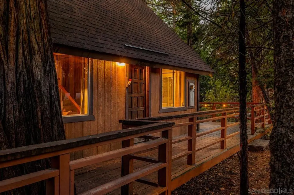 52275 Sylvan Way Idyllwild, CA 92549