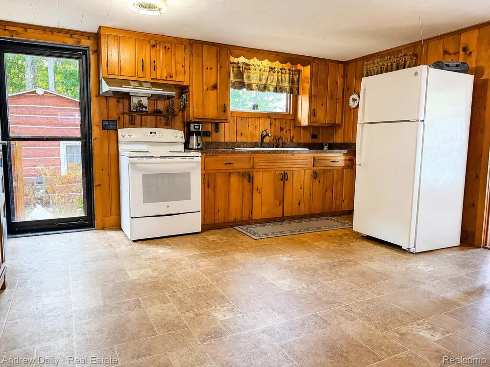 1781 Memory Lane Albert Township, MI 49756