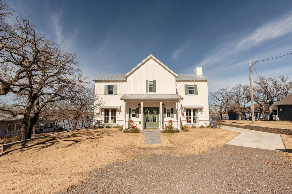 1061 Tradewinds Road Nocona, TX 76255