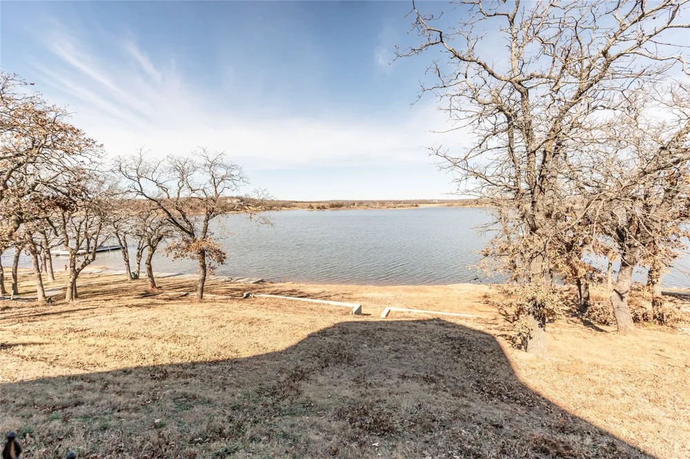 1061 Tradewinds Road Nocona, TX 76255