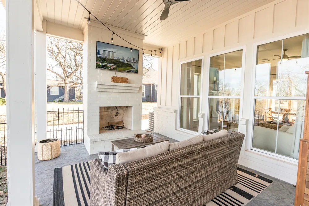 1061 Tradewinds Road Nocona, TX 76255