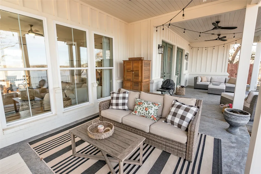 1061 Tradewinds Road Nocona, TX 76255