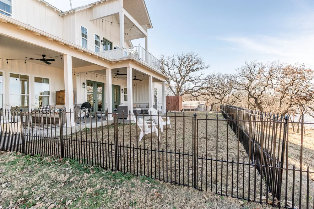 1061 Tradewinds Road Nocona, TX 76255