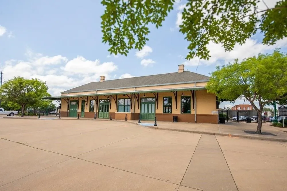 1007 Johnson Street Mineola, TX 75773