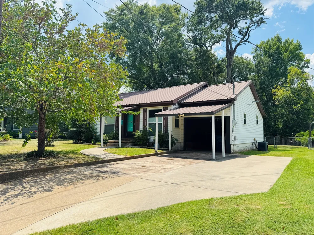 1007 Johnson Street Mineola, TX 75773