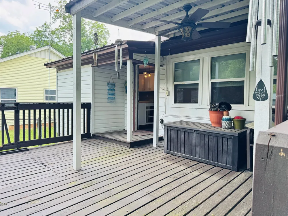 1007 Johnson Street Mineola, TX 75773