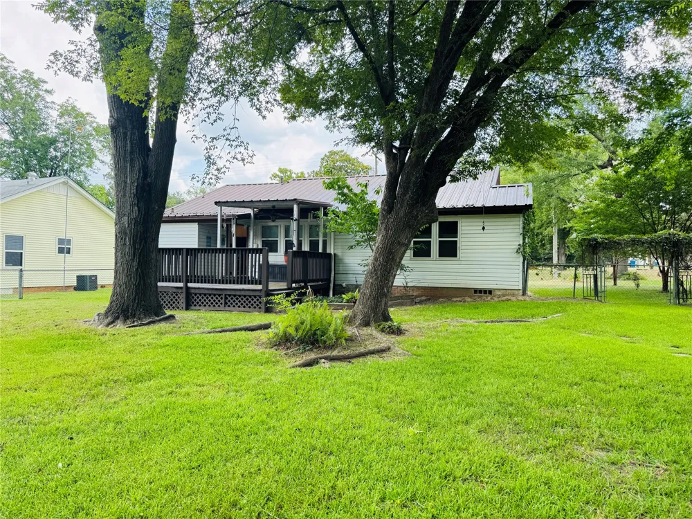 1007 Johnson Street Mineola, TX 75773