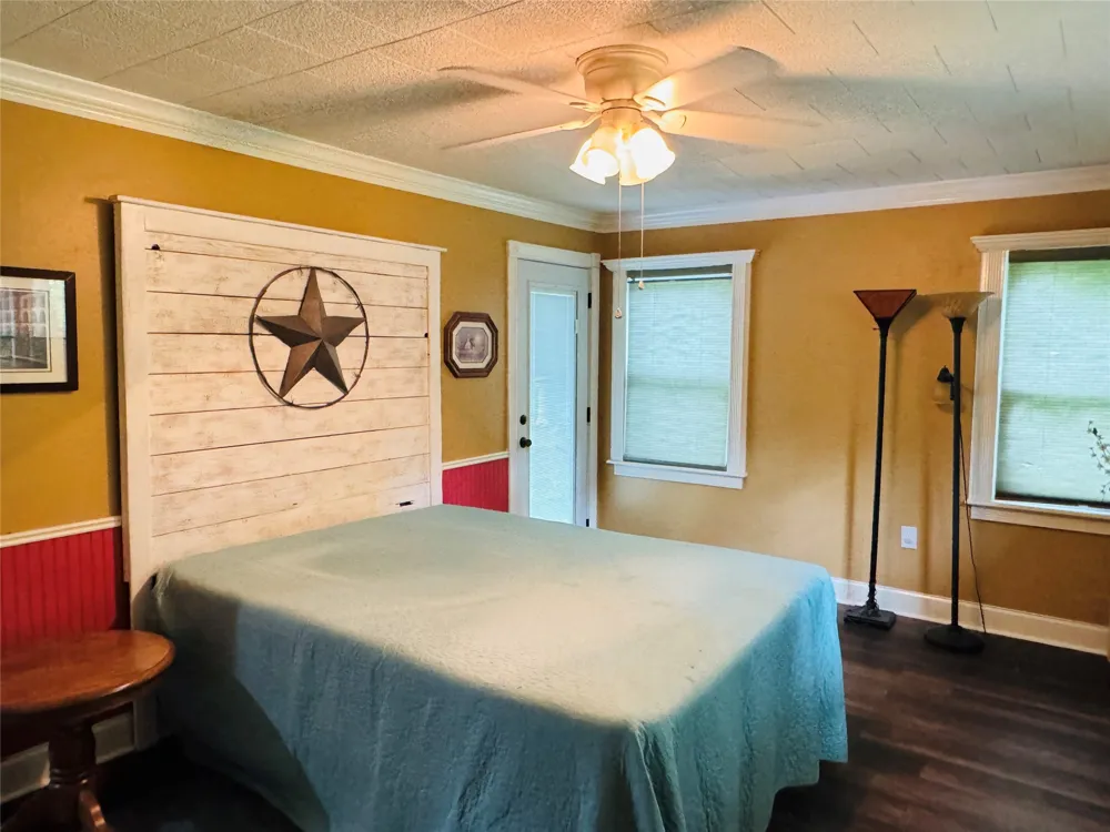 1007 Johnson Street Mineola, TX 75773