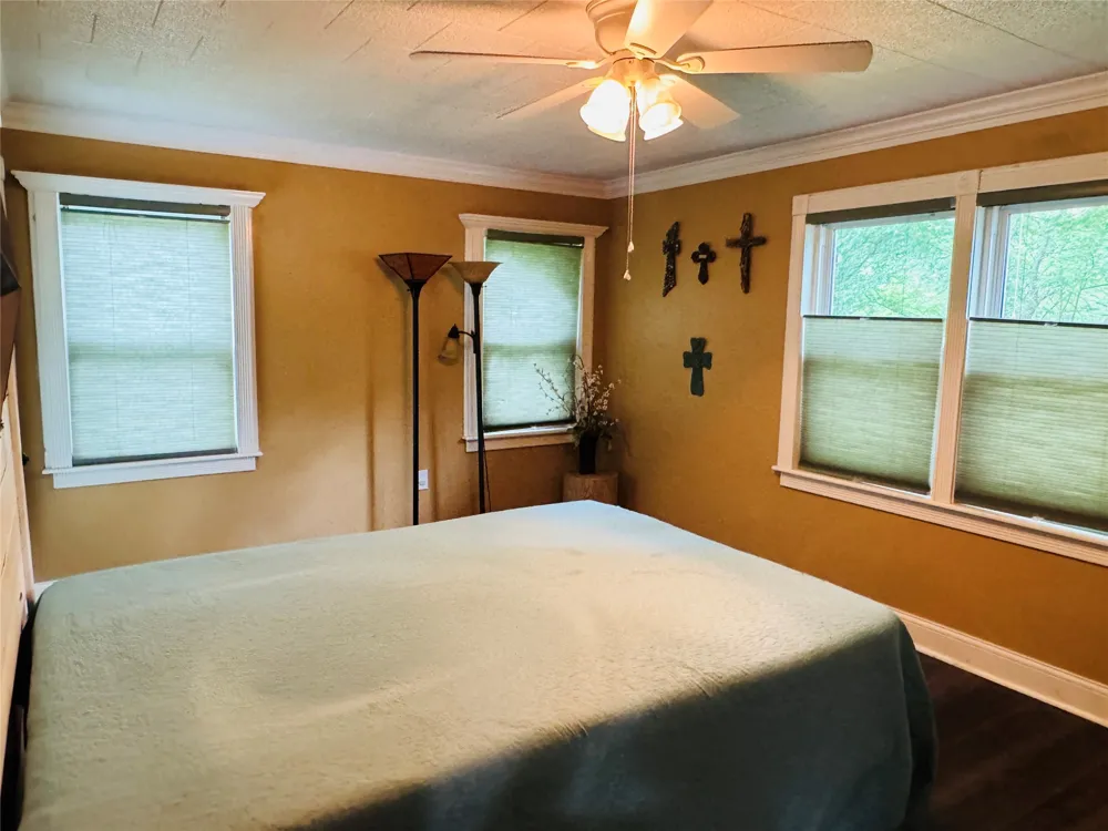 1007 Johnson Street Mineola, TX 75773