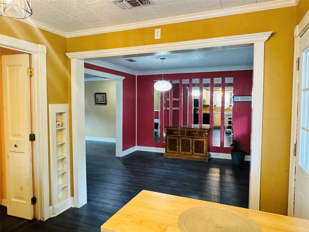 1007 Johnson Street Mineola, TX 75773