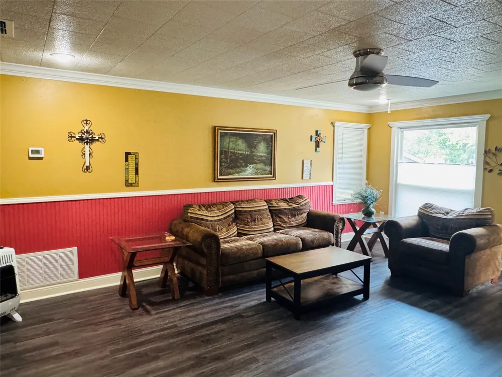 1007 Johnson Street Mineola, TX 75773