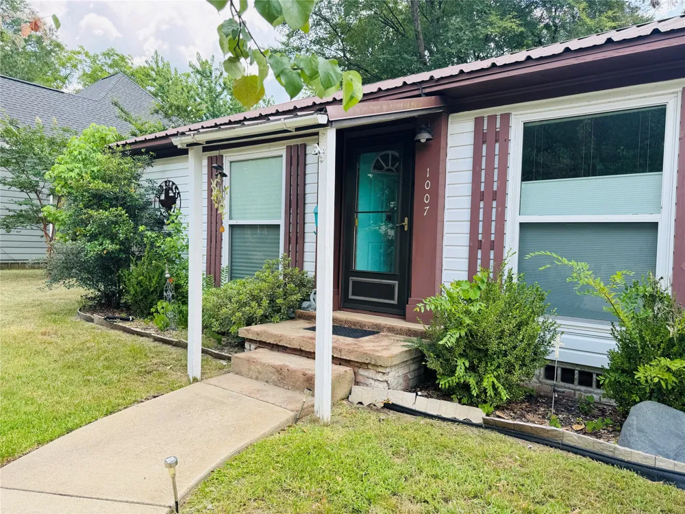 1007 Johnson Street Mineola, TX 75773
