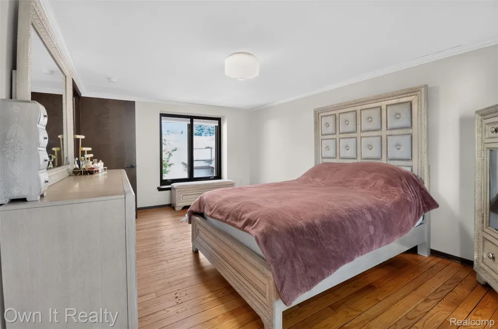 718 S Military Street Dearborn City, MI 48124