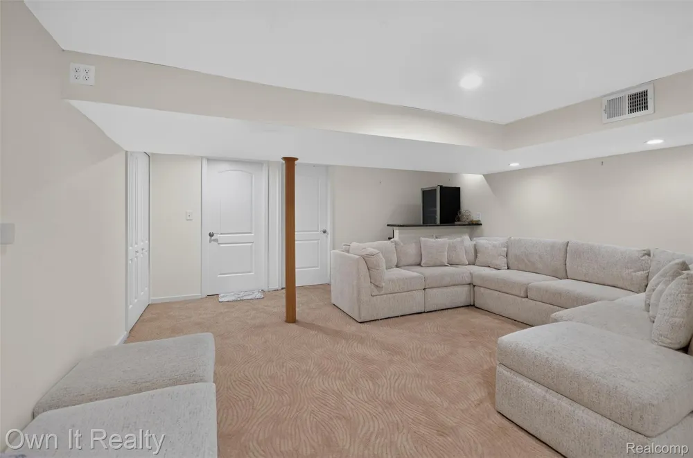 718 S Military Street Dearborn City, MI 48124