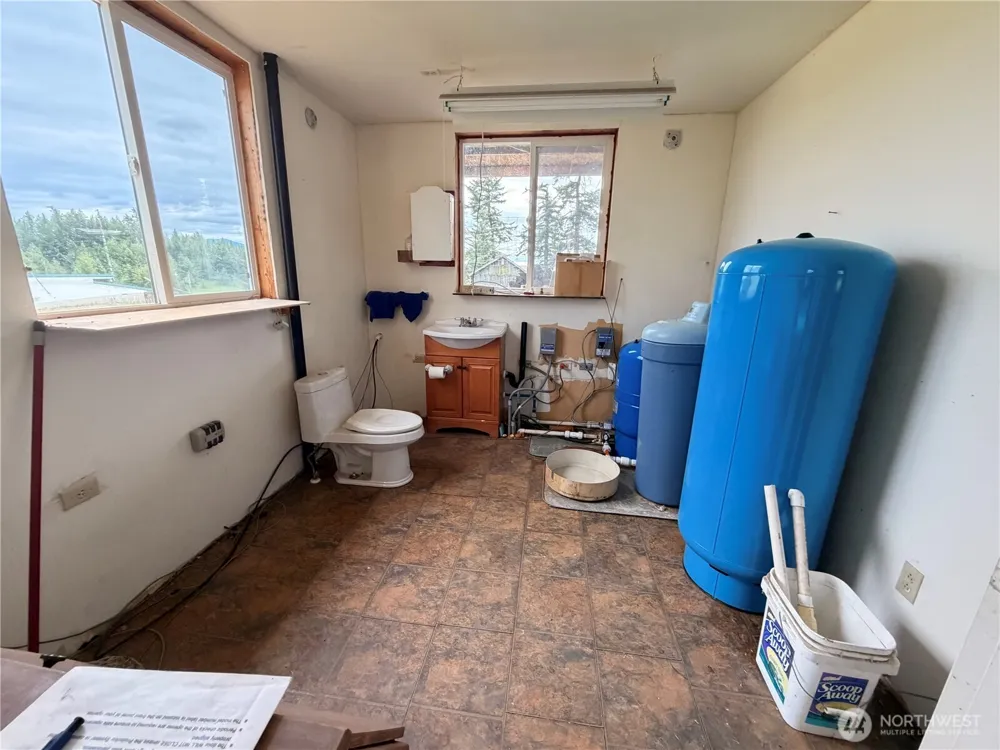 12 S Teal Lake Road Oroville, WA 98844