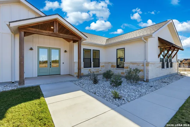 389 RIO CIR Pipe Creek, TX 78063
