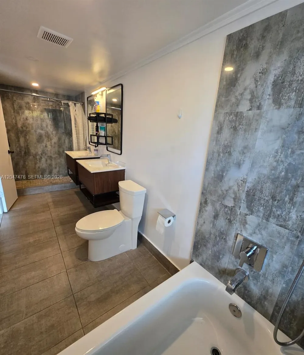 926 NE 27th Ave #926 Hallandale Beach, FL 33009