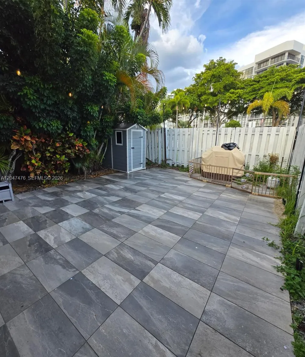 926 NE 27th Ave #926 Hallandale Beach, FL 33009
