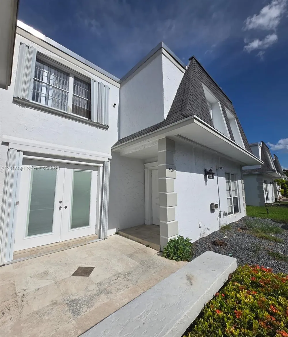 926 NE 27th Ave #926 Hallandale Beach, FL 33009