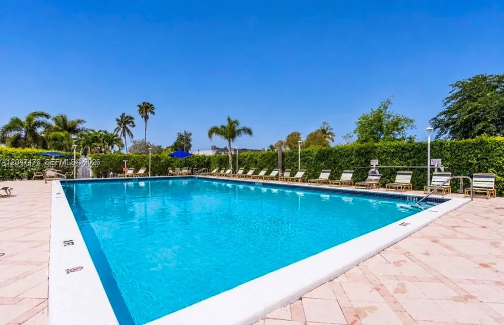926 NE 27th Ave #926 Hallandale Beach, FL 33009