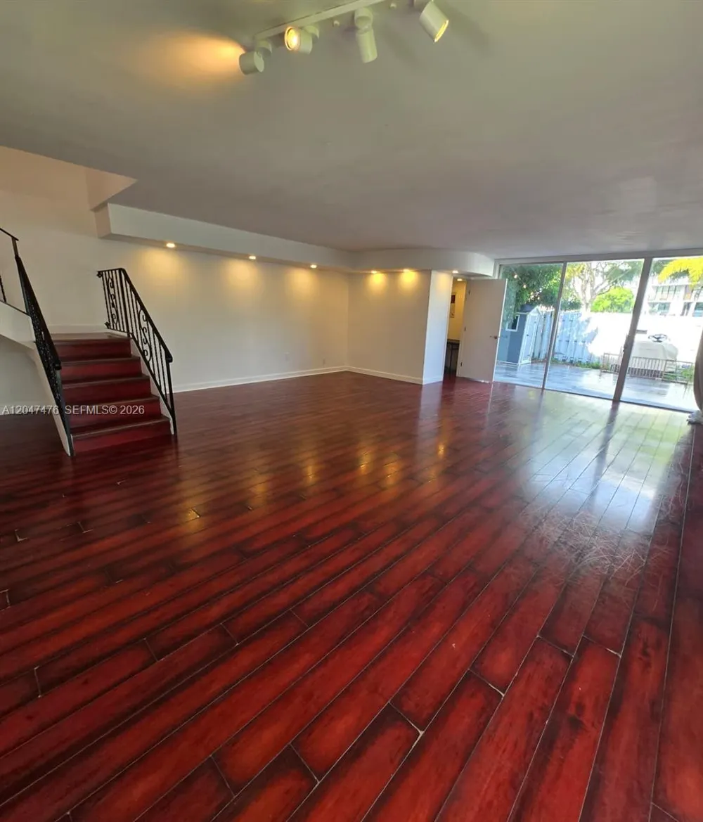 926 NE 27th Ave #926 Hallandale Beach, FL 33009