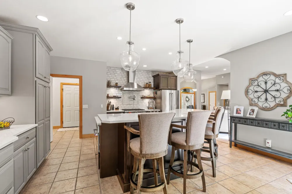 16528 Hemlock Drive Spring Lake, MI 49456