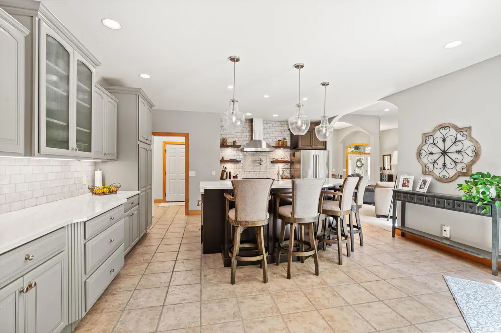 16528 Hemlock Drive Spring Lake, MI 49456