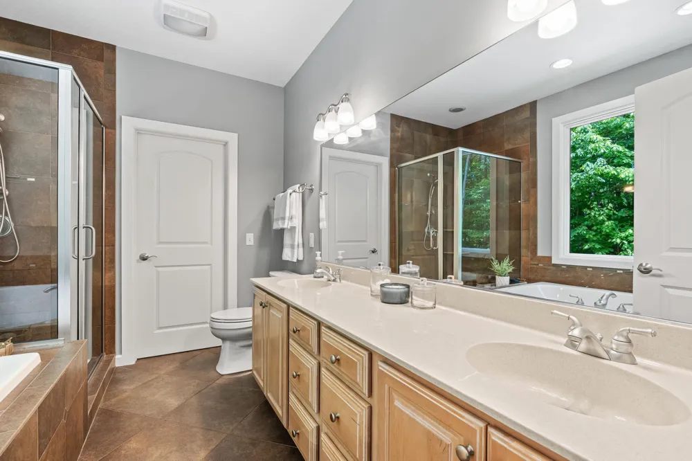 16528 Hemlock Drive Spring Lake, MI 49456