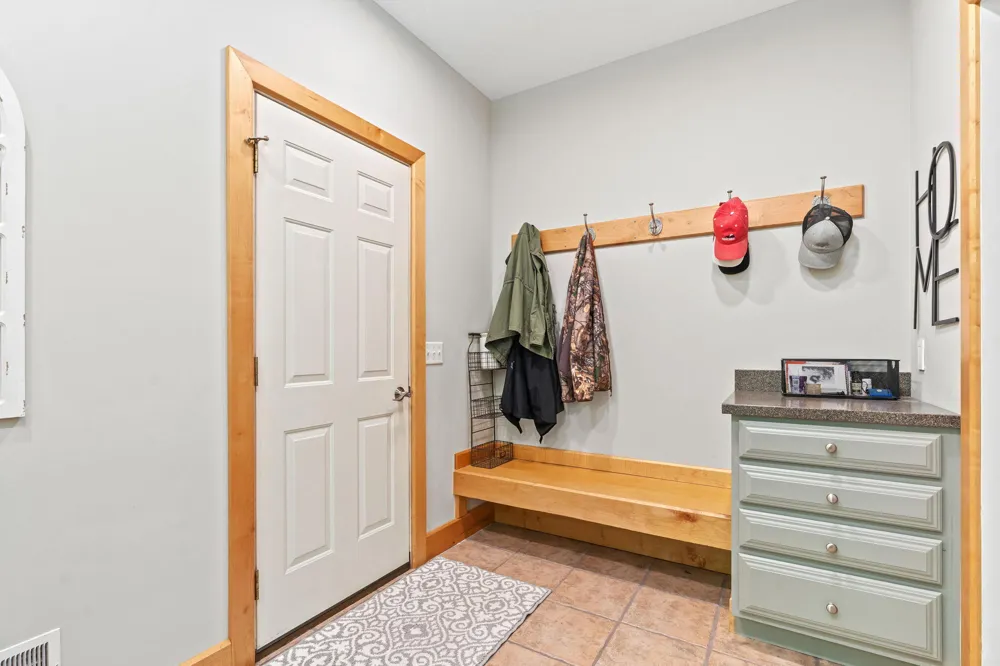 16528 Hemlock Drive Spring Lake, MI 49456
