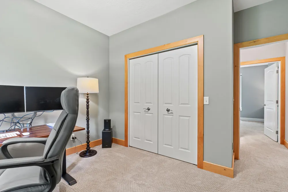 16528 Hemlock Drive Spring Lake, MI 49456