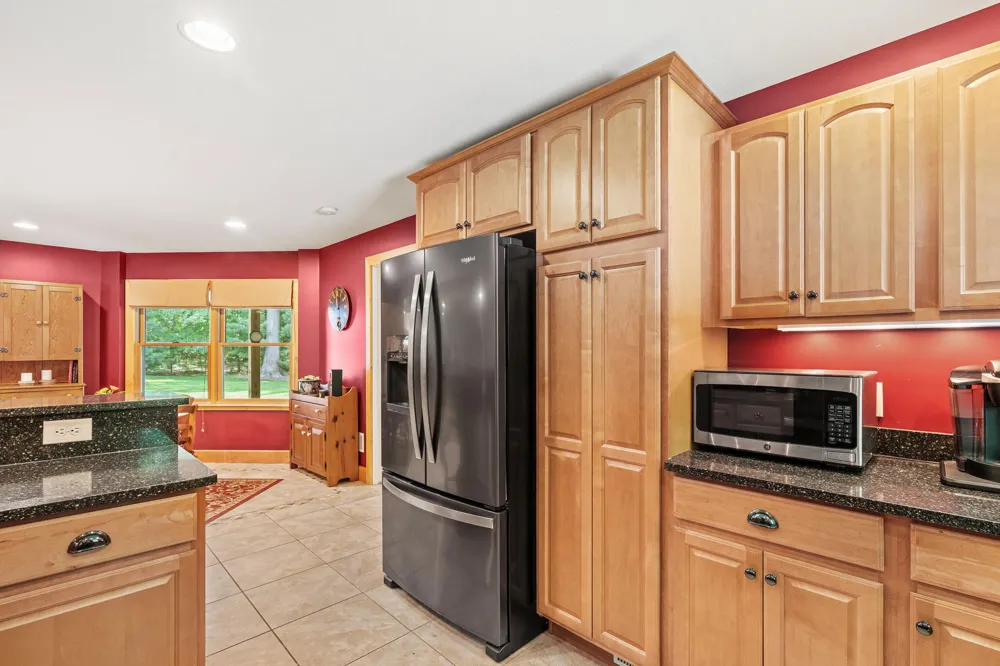 16528 Hemlock Drive Spring Lake, MI 49456
