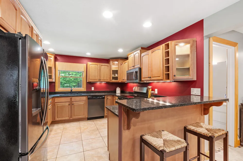 16528 Hemlock Drive Spring Lake, MI 49456