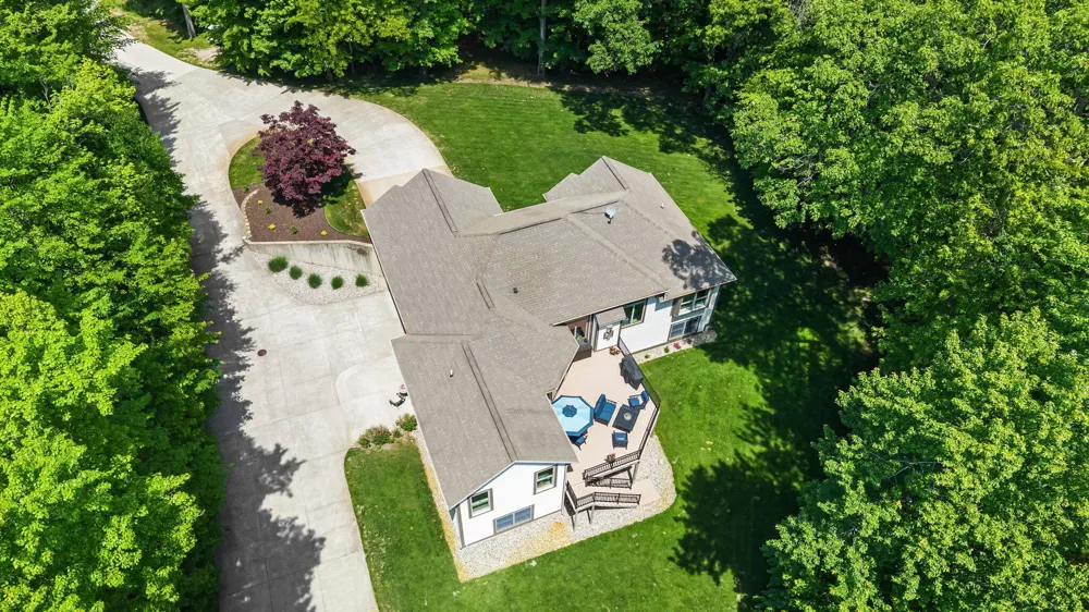 16528 Hemlock Drive Spring Lake, MI 49456