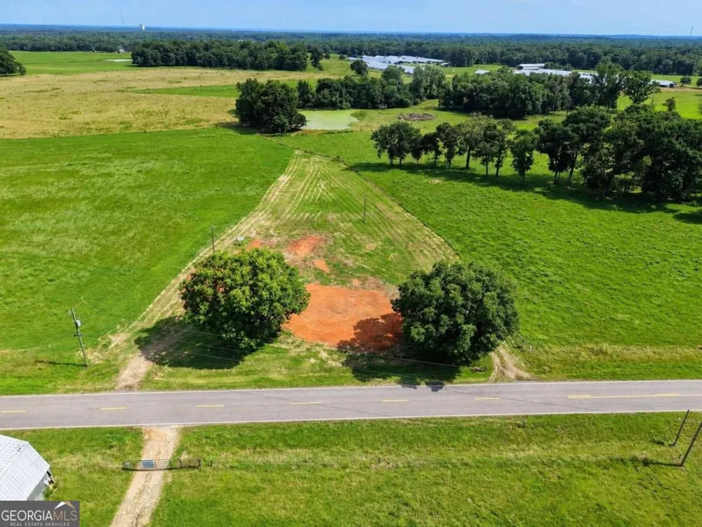 1088 Clements RD Comer, GA 30629