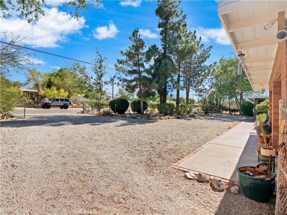 13127 E Avenue W11 Pearblossom, CA 93553