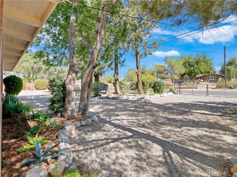 13127 E Avenue W11 Pearblossom, CA 93553