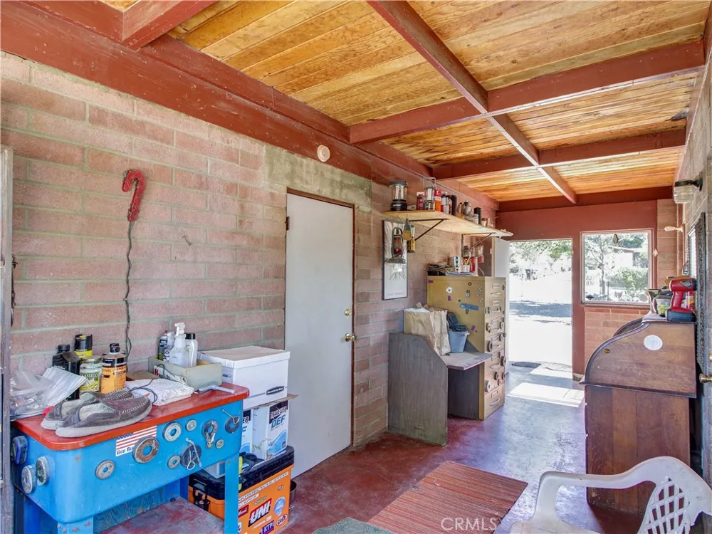 13127 E Avenue W11 Pearblossom, CA 93553