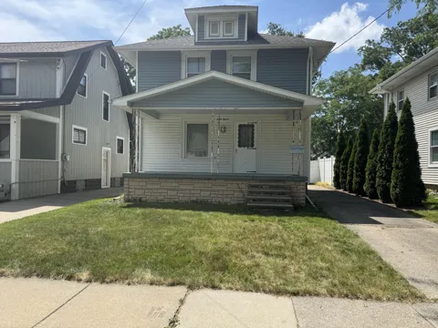815 Francis Avenue