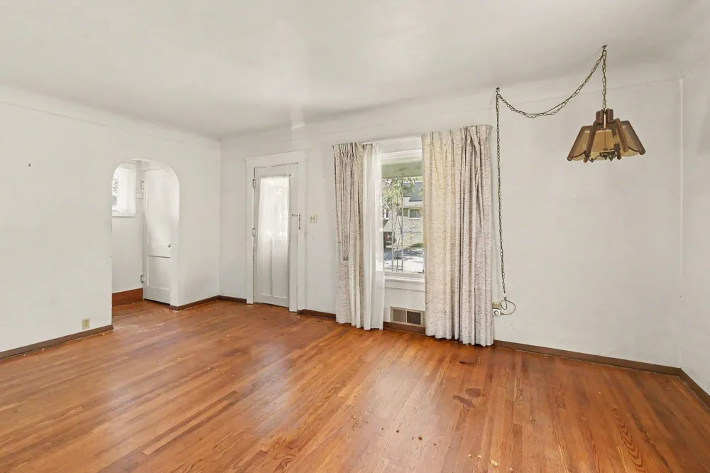 815 Francis Avenue Lansing, MI 48912