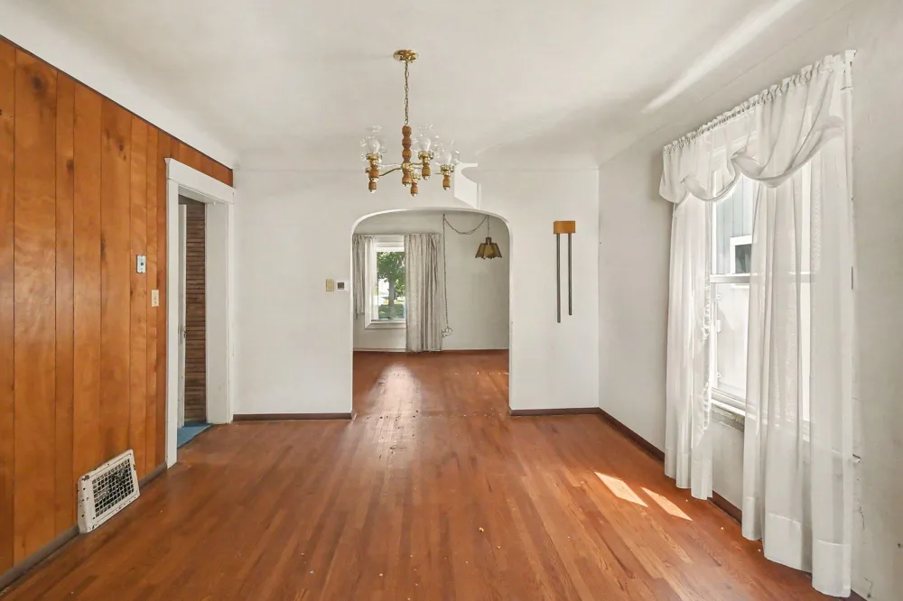 815 Francis Avenue Lansing, MI 48912