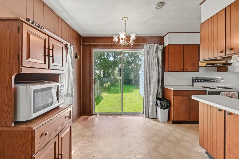 815 Francis Avenue Lansing, MI 48912