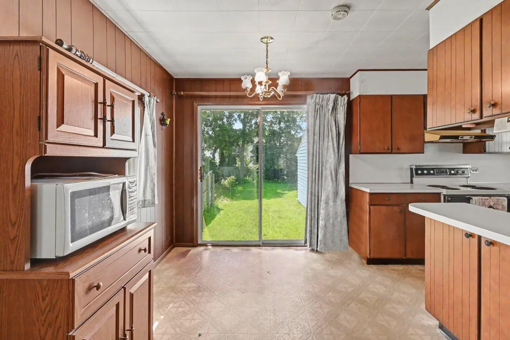 815 Francis Avenue Lansing, MI 48912
