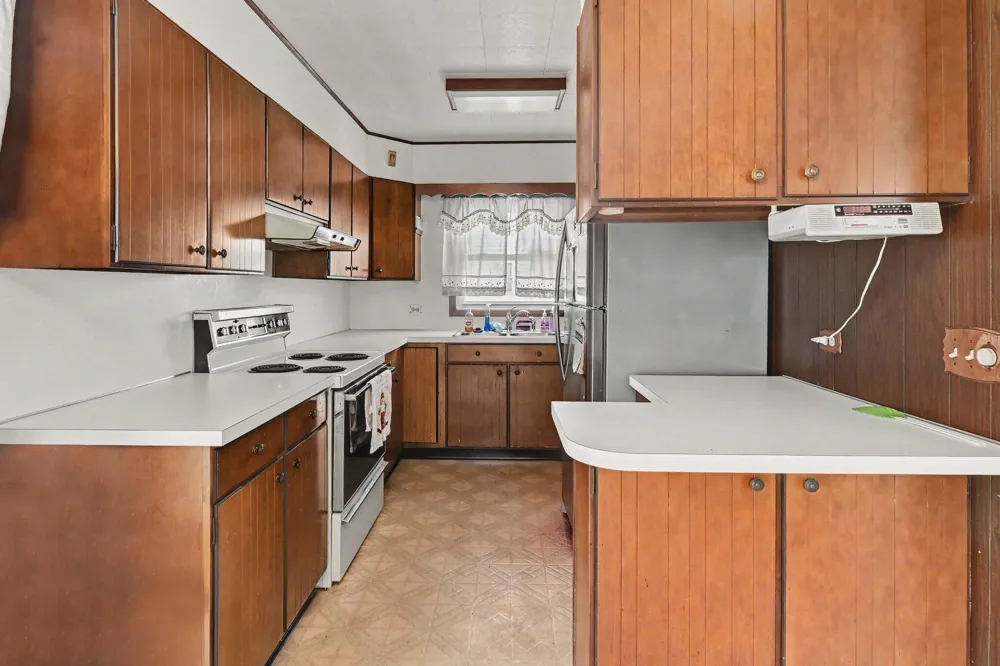 815 Francis Avenue Lansing, MI 48912