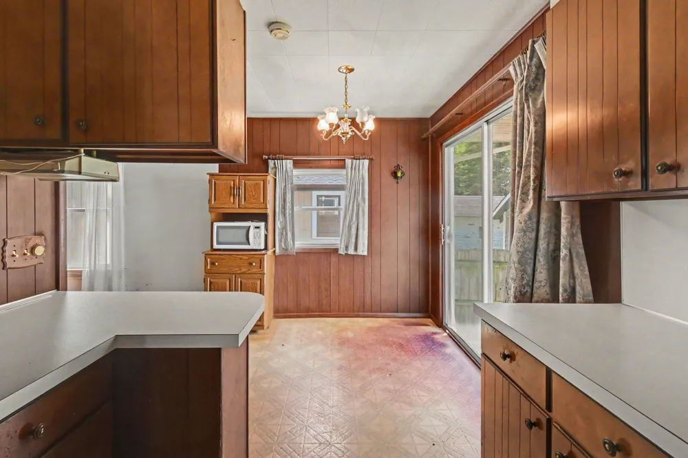 815 Francis Avenue Lansing, MI 48912
